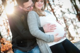 Foto Schwangere Frau und Ihr Mann im Winter, Babybauch