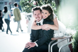 Foto Brautpaar im Café in Karlsruhe Durlach