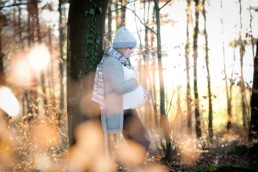 Fotos einer schwangeren Frau im Winter